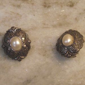 Damascene fancy pearl earring clip